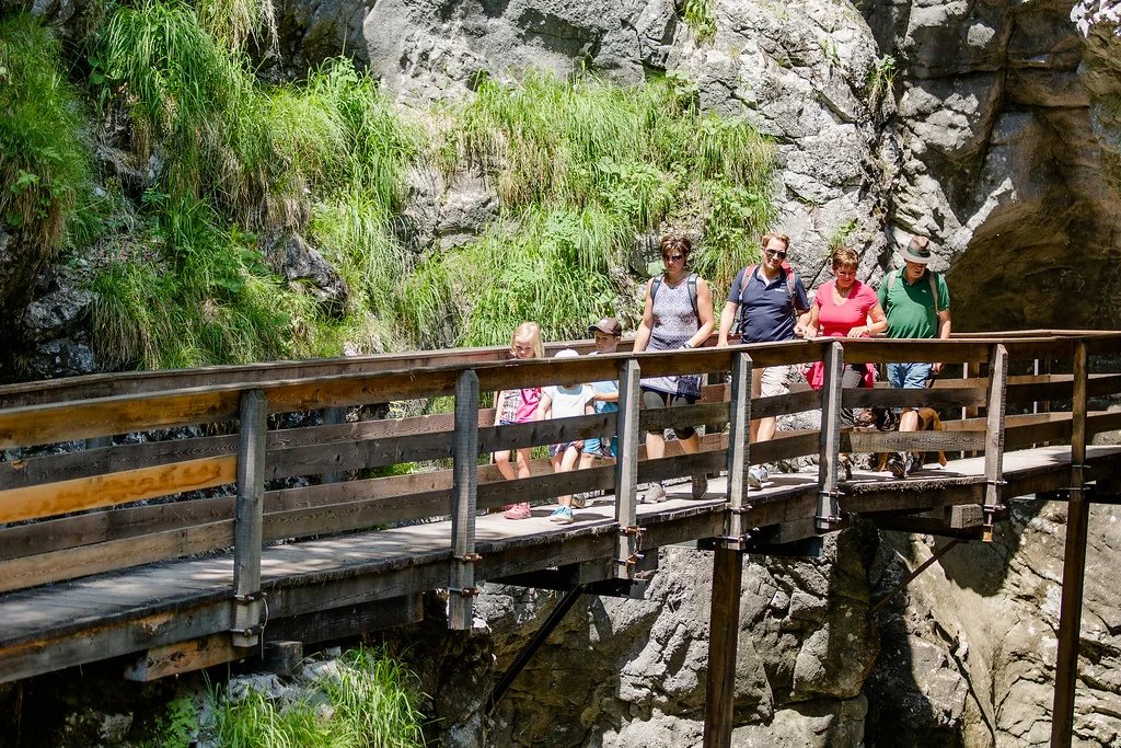 Familienwanderung in der Vorderkaserklamm