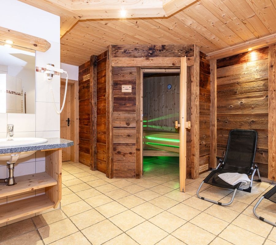 Sauna mit Ruheliegen