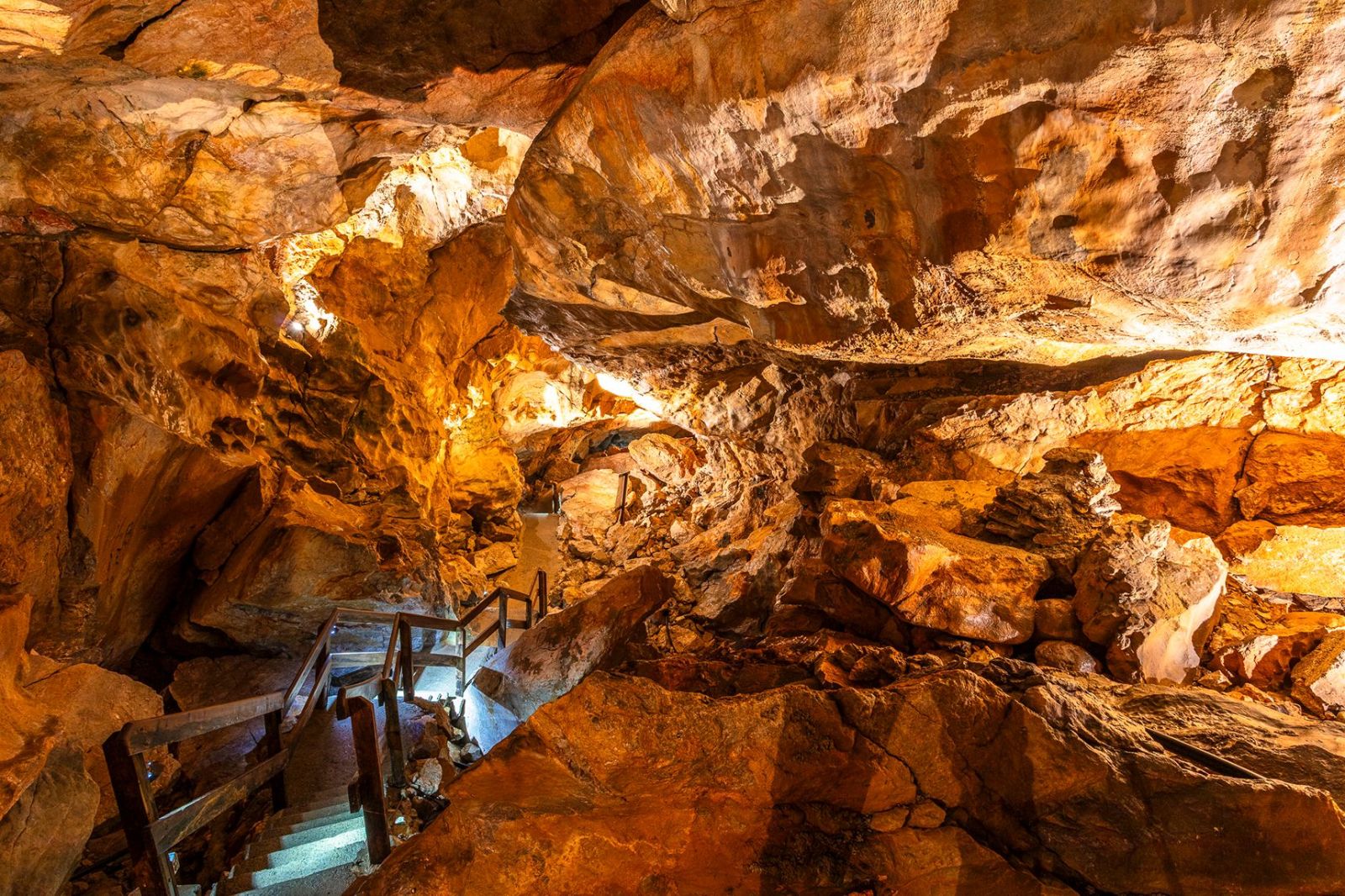 Hängebrücke über die Schlucht im Salzburger Saalachtal
