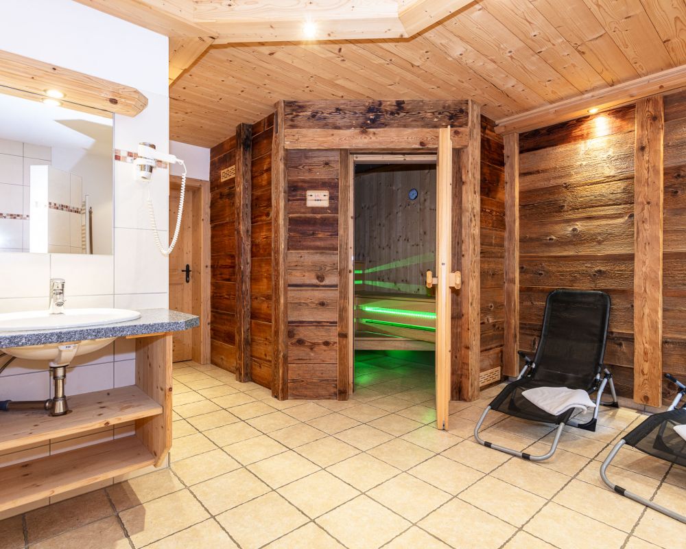 Sauna mit Ruheliegen